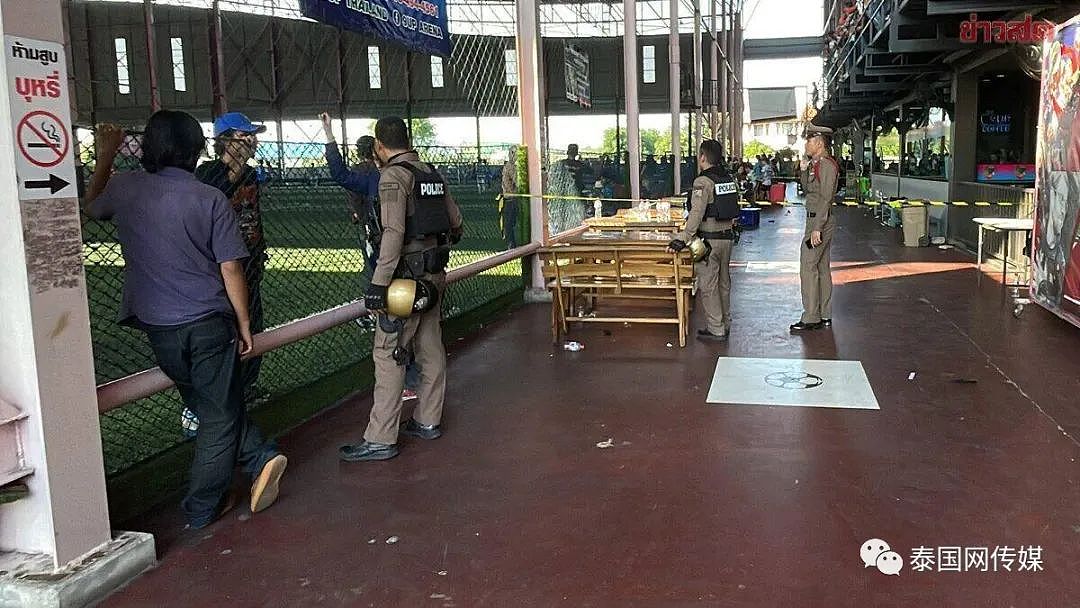 200多人惊险逃生！柬埔寨团伙在泰国足球场持枪对着观众席乱射！所幸无人伤亡（视频/组图） - 5