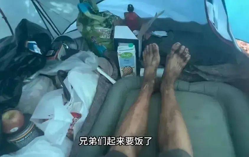 拍在美国要饭的视频，27岁中国小伙火了，自称月入14万，华人怒了...（组图） - 5