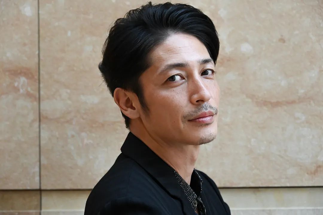 52岁日本第一性感男神又杀疯了！网友​：越看越想睡…（组图） - 28