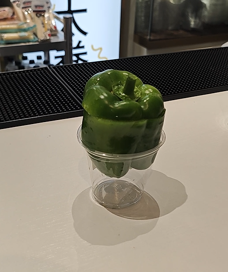 上海一咖啡店推出青椒拿铁，喝完还能拿回家炒个蛋？网友沉默了……（组图） - 8