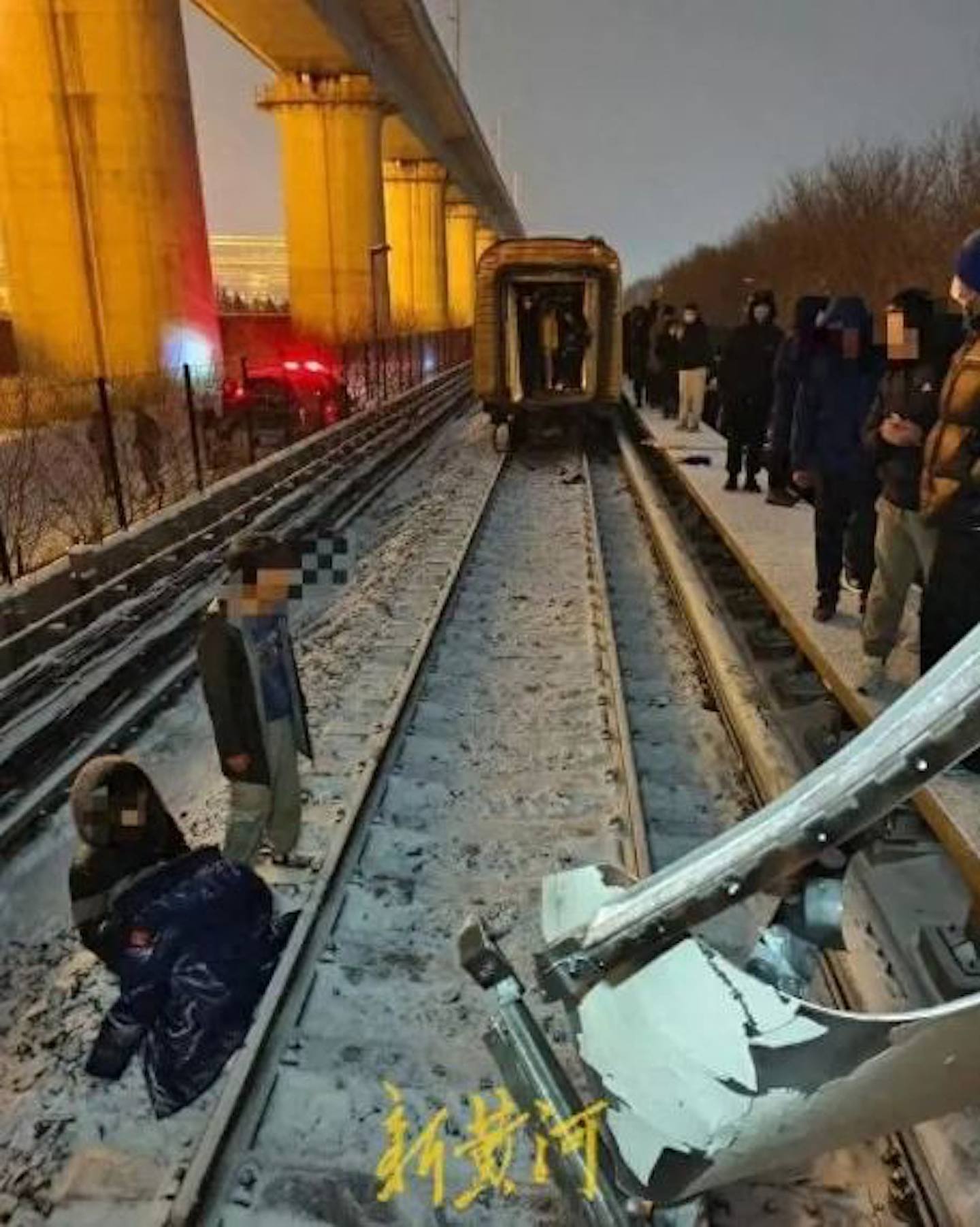 北京地铁昌平线事故致102人骨折，事故初步原因查明（组图） - 7