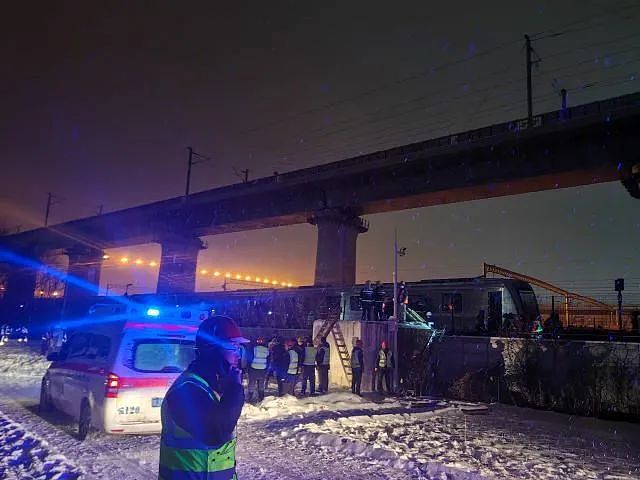 北京地铁深夜道歉！30余人受伤，事故原因正在调查（组图） - 2