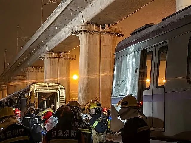 北京地铁深夜道歉！30余人受伤，事故原因正在调查（组图） - 5