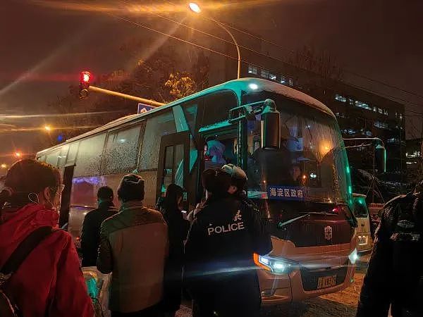 北京地铁深夜道歉！30余人受伤，事故原因正在调查（组图） - 9