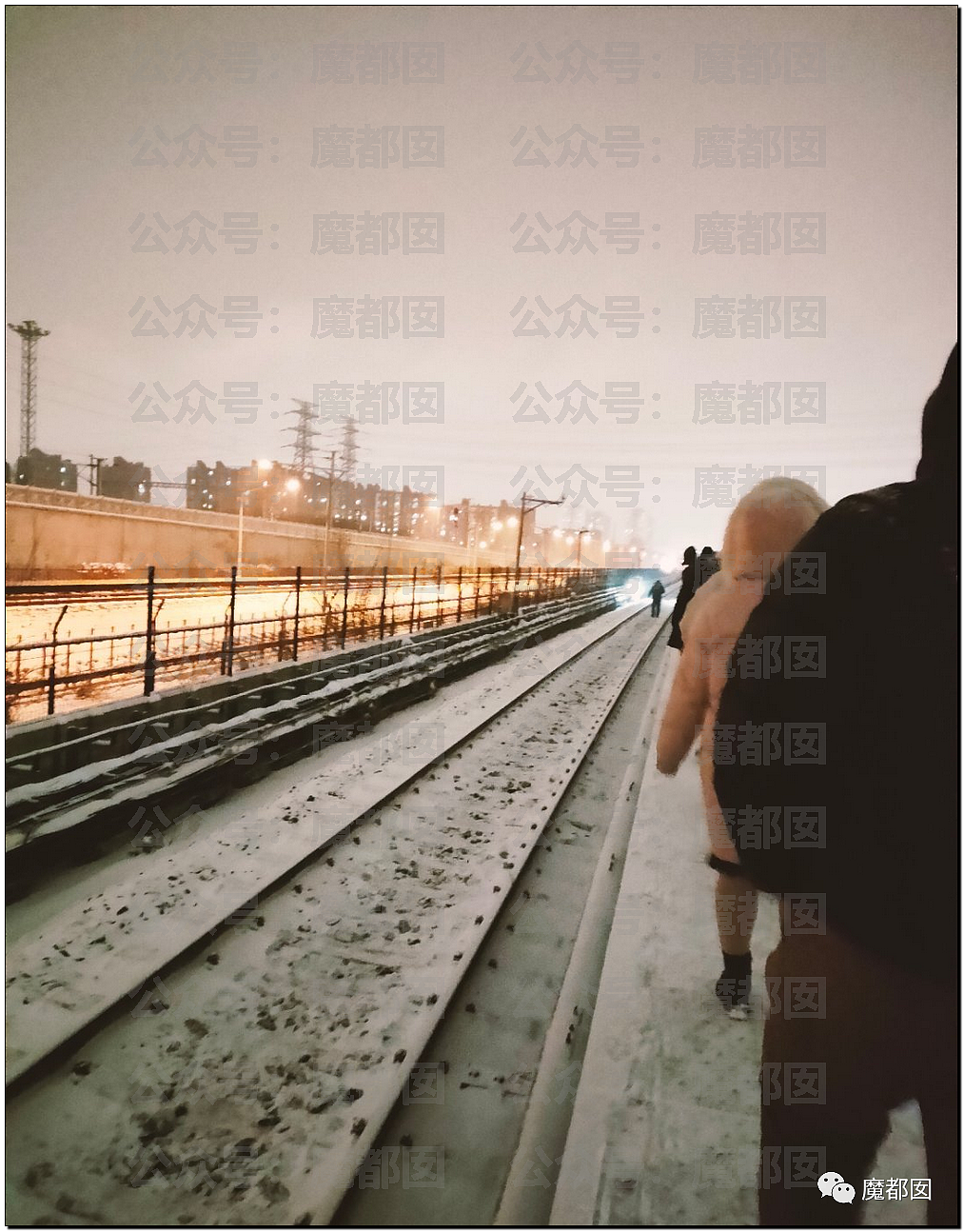北京地铁发生严重追尾事故！515人受伤送医，102人骨折，被困乘客砸窗求生（视频/组图） - 65
