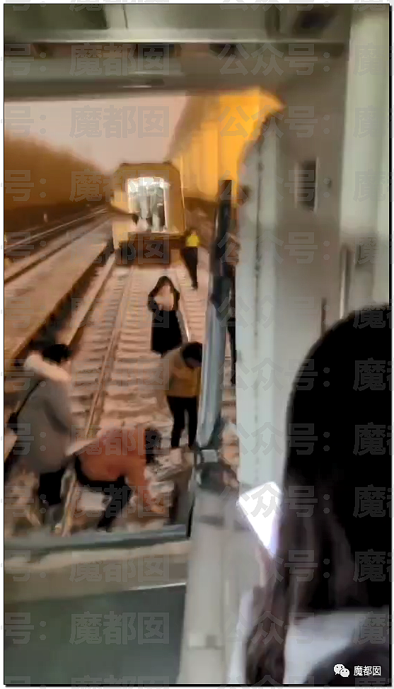 北京地铁发生严重追尾事故！515人受伤送医，102人骨折，被困乘客砸窗求生（视频/组图） - 16