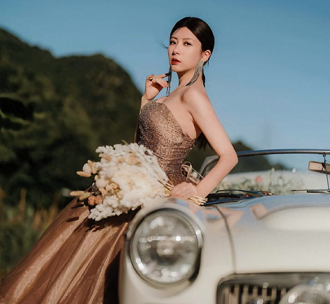 恭喜！39岁的TVB前女星在海边大婚，婚纱造型像岸上美人鱼（组图） - 1