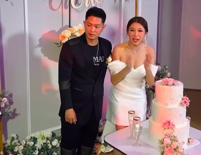 恭喜！39岁的TVB前女星在海边大婚，婚纱造型像岸上美人鱼（组图） - 6