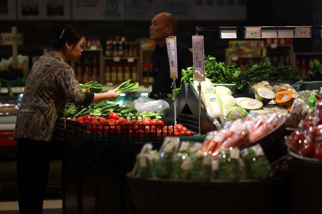白菜2毛一斤，白萝卜8毛一斤，市民忙囤菜腌菜，今冬蔬菜价格为何跌出“白菜价”（组图） - 2