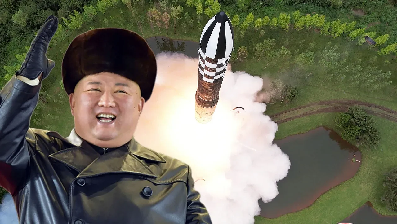 可携核弹直攻美国本土！金正恩亲自指挥，北韩试射史上最强洲际弹道飞弹（组图） - 1