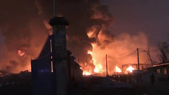 非洲油库爆炸！首都200死伤、遍地焦尸、窗户震碎！政府宣布停班停课（视频/组图） - 10