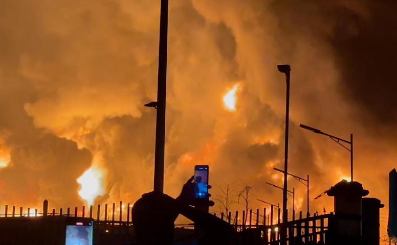 非洲油库爆炸！首都200死伤、遍地焦尸、窗户震碎！政府宣布停班停课（视频/组图） - 8