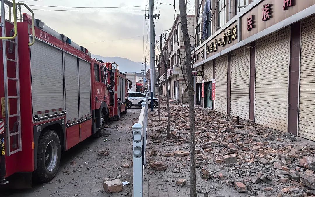 低温下，他们与时间赛跑丨全景还原甘肃积石山地震（组图） - 1