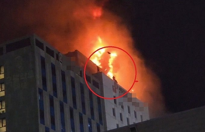仁川酒店大火：中国女子全身二度烧伤昏迷！官员：有人从18楼跳到隔邻大厦（组图） - 2