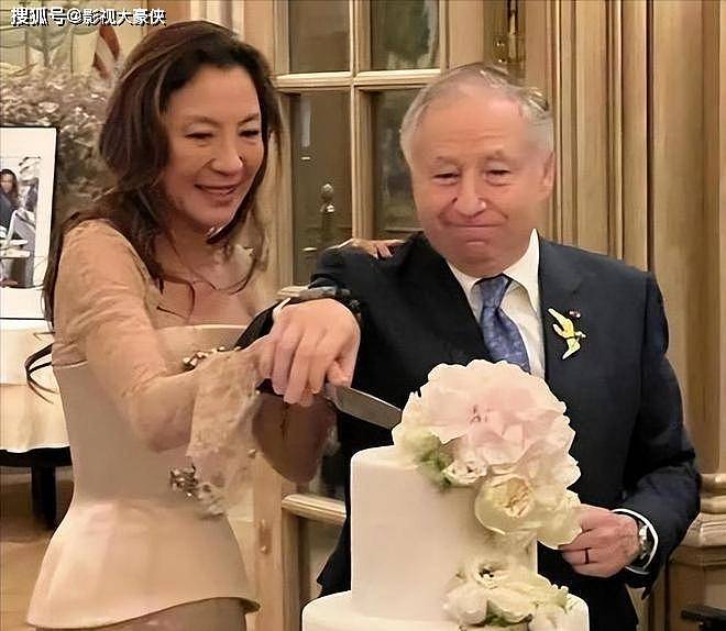 恭喜！61岁杨紫琼与77岁丈夫回娘家摆喜宴，婚宴规模低调温馨（组图） - 1