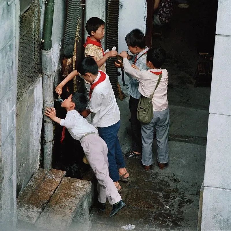116张照片，再现40年前小学生精神状态：永远回不去的中国式童年（组图） - 20