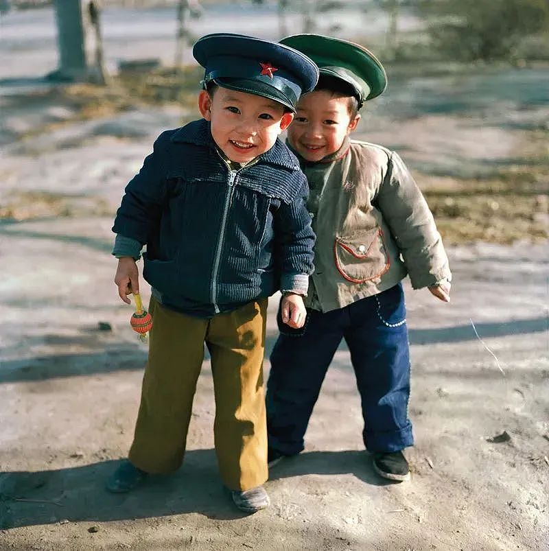116张照片，再现40年前小学生精神状态：永远回不去的中国式童年（组图） - 4