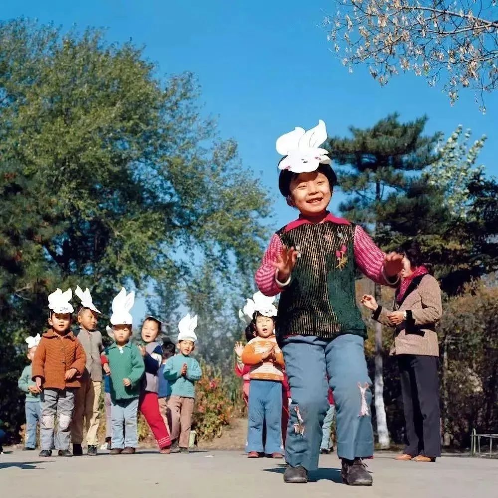 116张照片，再现40年前小学生精神状态：永远回不去的中国式童年（组图） - 48