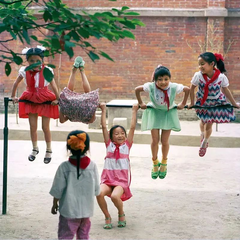 116张照片，再现40年前小学生精神状态：永远回不去的中国式童年（组图） - 26