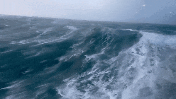 深海惊魂！ 豪华邮轮遭“狂浪”围堵，8米巨浪拍碎控制台，全船停电！ 乘客们在客舱里爬行（组图） - 6