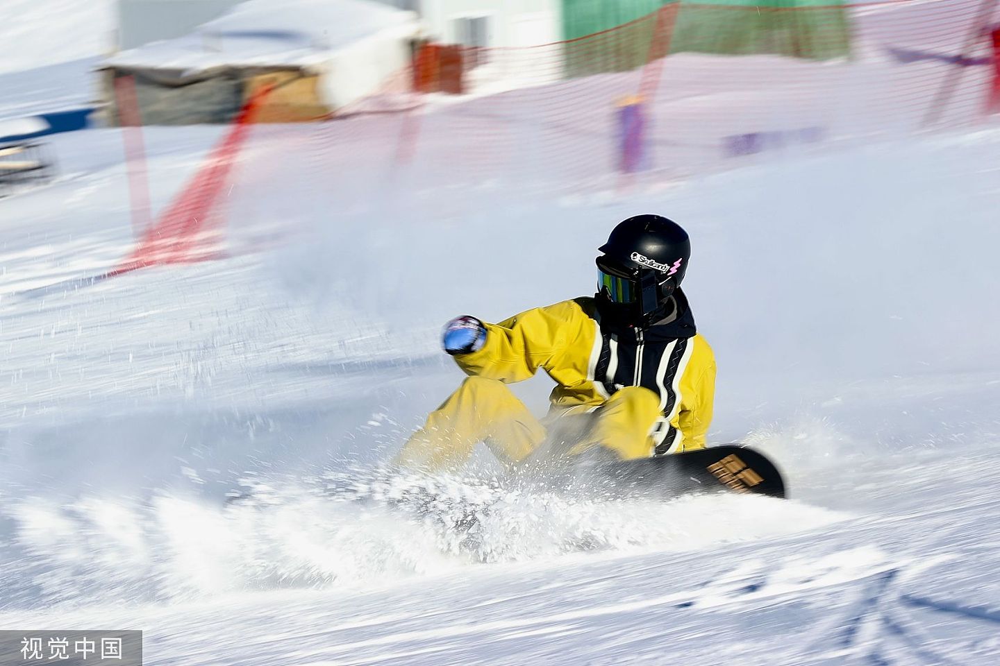 日本滑雪场27岁中国女子硬闯禁滑区！倒插雪堆窒息死亡（图） - 1