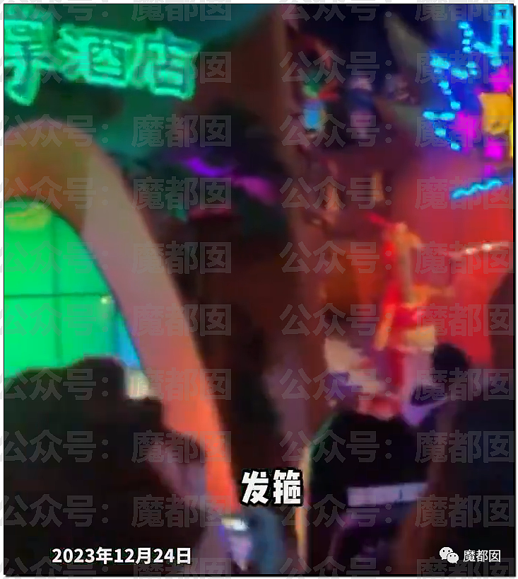 深夜热搜第一！上海迪士尼儿童半途跳车被猛烈撞倒致项目停运（组图） - 25