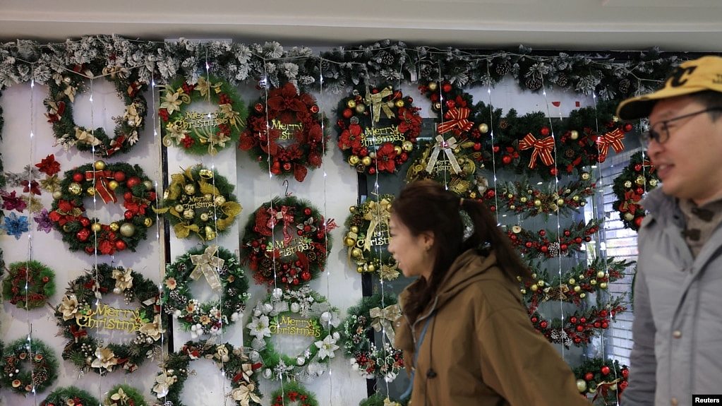 忧“外来影响”中国多地不鼓励过圣诞节（图） - 1