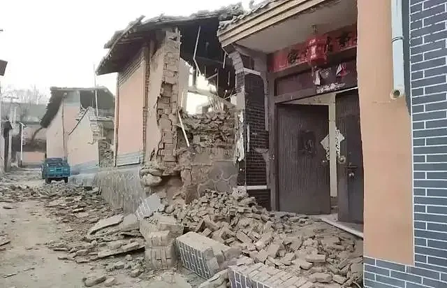 甘肃地震，揭开了“遮羞墙”背后的真实面目（组图） - 7