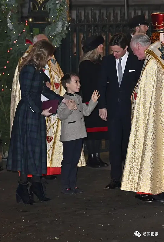 英王室首位华裔成员曝光？混血男孩和夏洛特路易圣诞抢镜，亲爹劈腿公主上位超狗血（组图） - 45