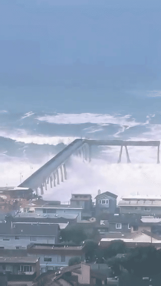 美国罕见巨浪连人带车卷走8人，40英尺高像海啸，但更恐怖的是…（视频/组图） - 9