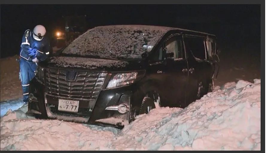 一辆中国人驾驶的汽车在日本北海道和巴士相撞，9人送医（组图） - 2