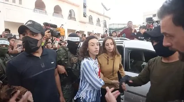 21岁以色列女孩获释后首谈被关押经历，反咬哈马斯称揭露“真相”（组图） - 5