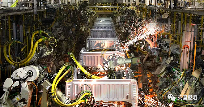 恐怖！特斯拉造车机器人暴力袭击工人，全球机器人杀人意外细思恐极（组图） - 9