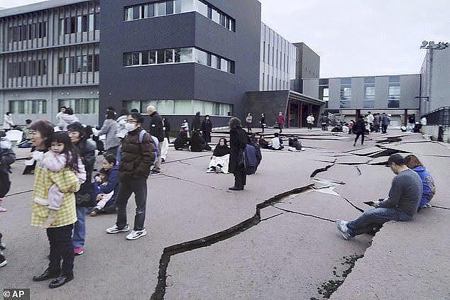 日本新年第一天7.6级大地震，路面现巨大裂缝，震区核电站惹担忧（组图） - 4