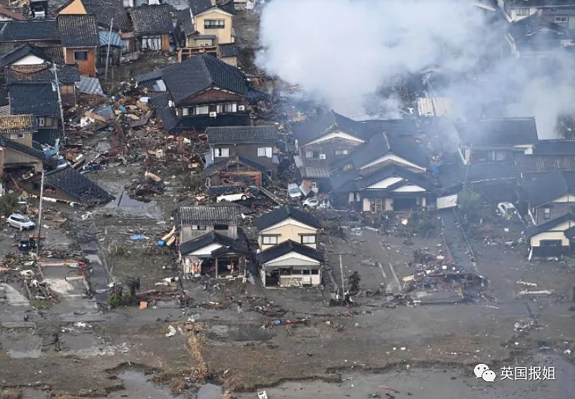 日本7.6级地震后魔幻24小时！核电站泄漏、救援飞机撞客机、城市大火灾…全堆一起了（组图） - 31