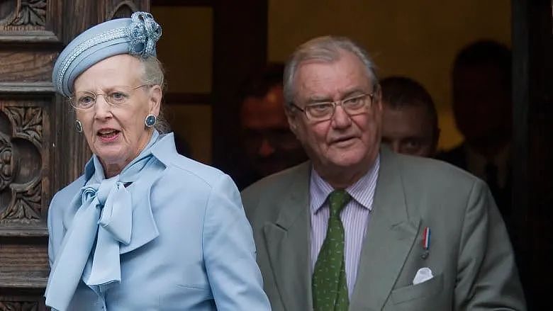 丹麦女王突然宣布退位，把王位让给等待52年的王储，网友：是要平息王储出轨丑闻？（组图） - 15