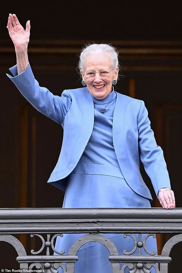 丹麦女王突然宣布退位，把王位让给等待52年的王储，网友：是要平息王储出轨丑闻？（组图） - 18