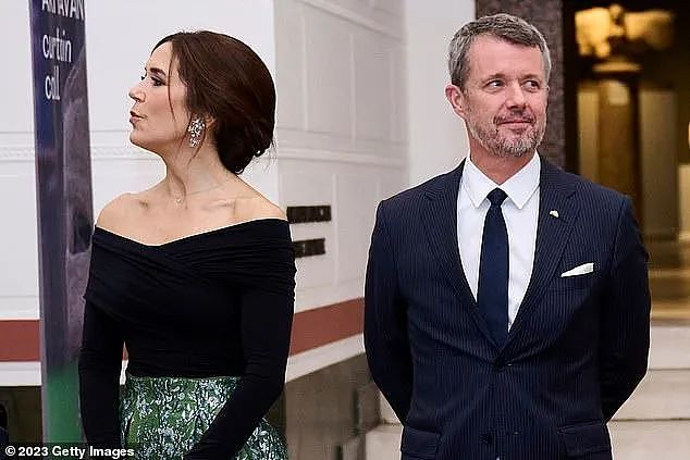 丹麦女王突然宣布退位，把王位让给等待52年的王储，网友：是要平息王储出轨丑闻？（组图） - 30