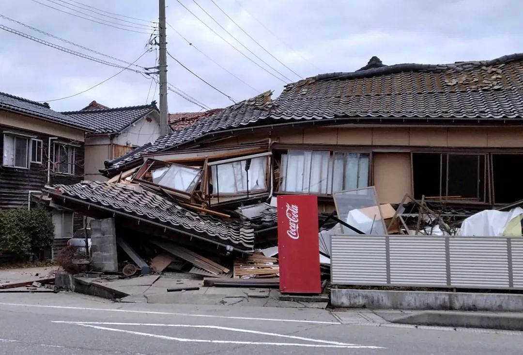 美西也地震了！日本7.6级地震后，三座火山喷发！核电站燃料池水溢出（视频/组图） - 13