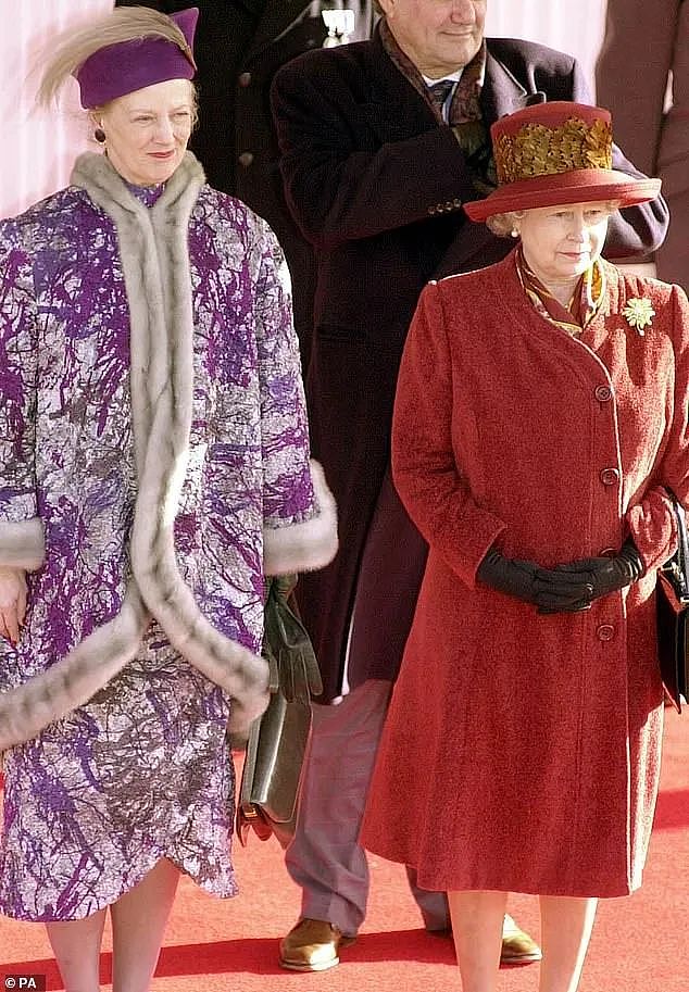 丹麦女王突然宣布退位，把王位让给等待52年的王储，网友：是要平息王储出轨丑闻？（组图） - 7