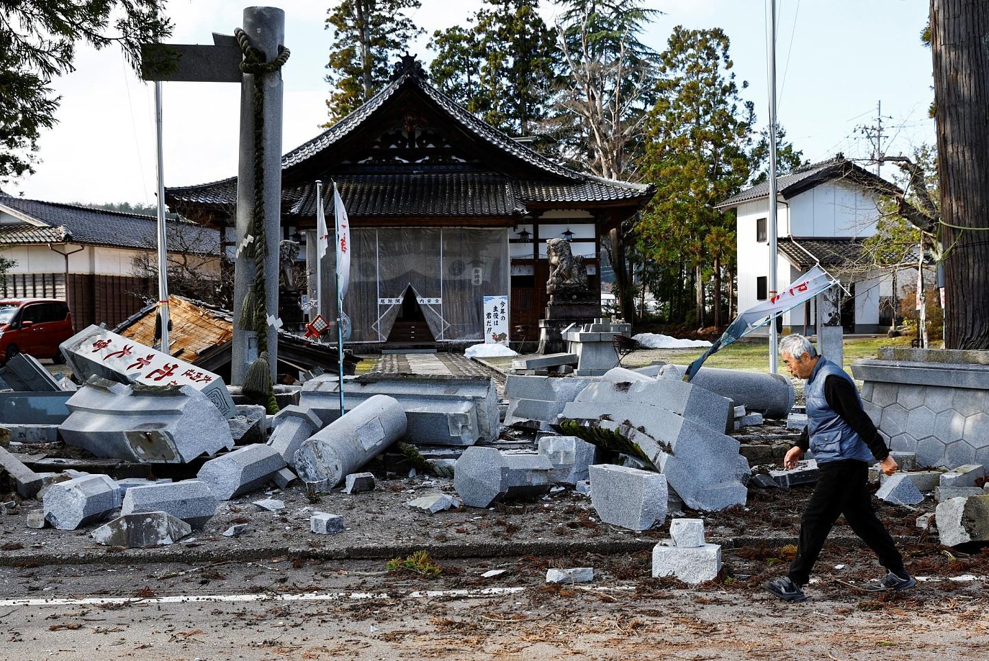 地震伤亡率低、飞机全员撤离，《新华社》记者：日本创造两个奇迹（组图） - 6
