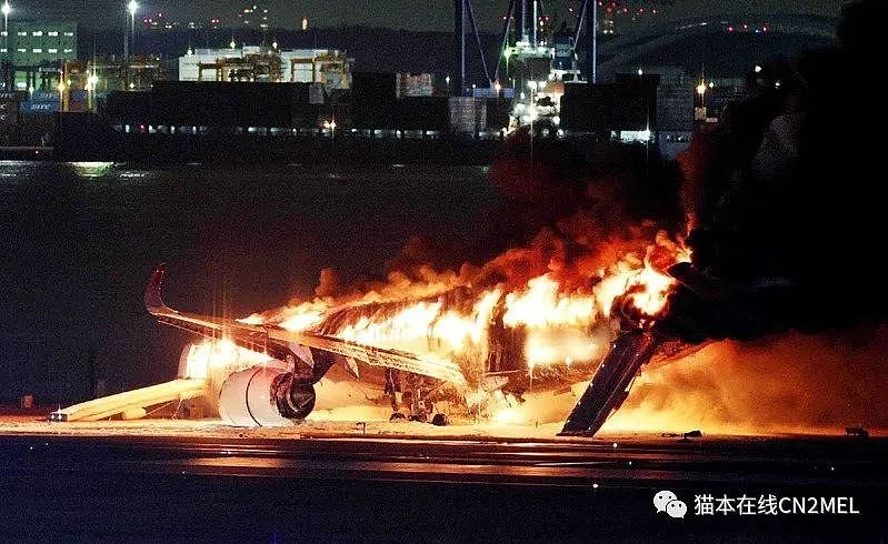 日本祸不单行！羽田机场两飞机相撞，日航客机被烧毁（组图） - 2