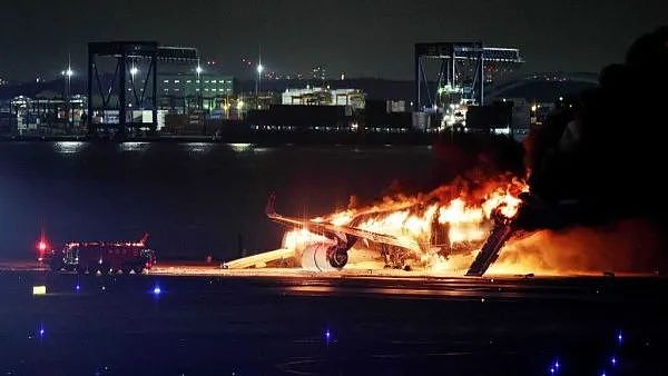 载有379人的客机撞上另一飞机，整架飞机被烧毁，澳总理发声！（组图） - 22
