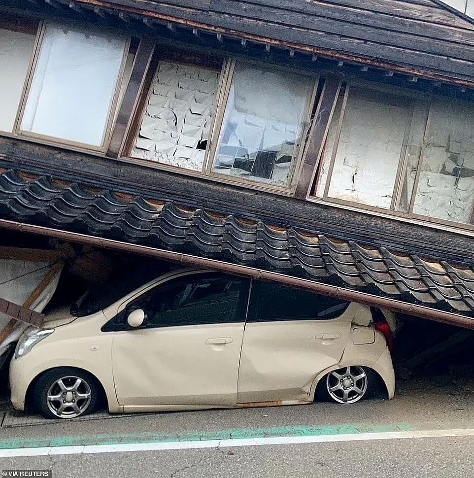 7.6级地震！4国发布海啸预警，三座火山齐喷发，核电站燃料池水溢出（视频/组图） - 12