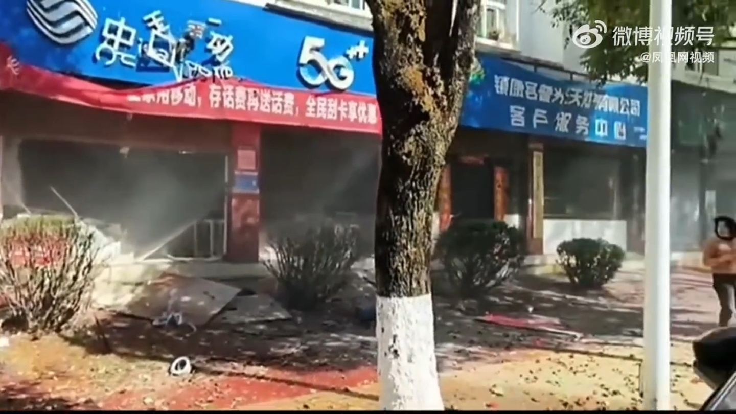 缅北冲突炮弹落入云南边境，沿街商舖受损，至少5人受伤送院（组图） - 3