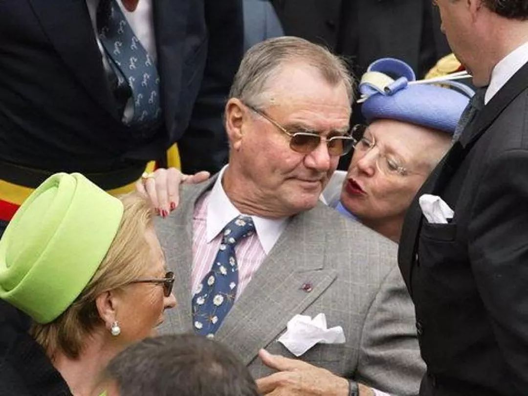 抽烟喝酒逛地摊，83岁丹麦女王宣布退位：王室拜拜，我快活去了！（组图） - 65