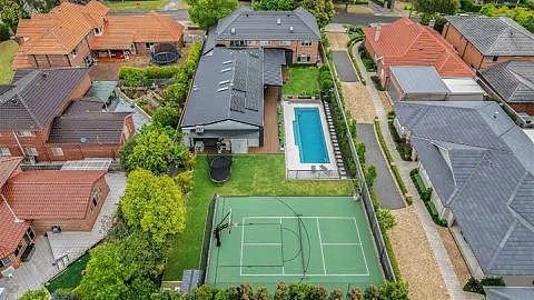 交易 | 带私人球场！悉尼西北Beecroft五房豪宅以$519万的价格成交（组图） - 1