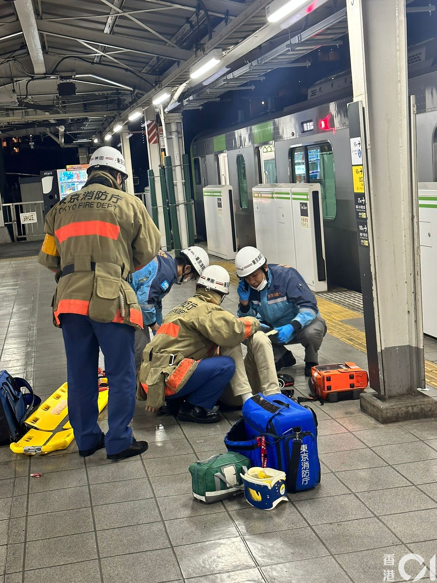 港人目击东京地铁袭击：跑4车厢逃命似尸杀列车，想起钻石山案（组图） - 6