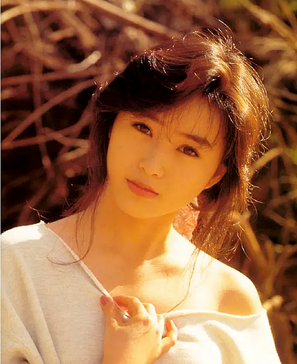 90年代那些颜值惊人的日本女星！年轻时的倾城容颜，让人看一眼就沦陷…（组图） - 36