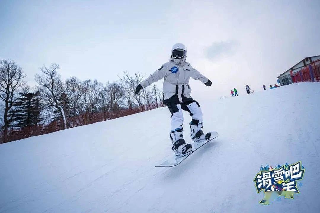 27岁中国女孩日本滑雪身亡：爆火运动背后的复杂危险（组图） - 12